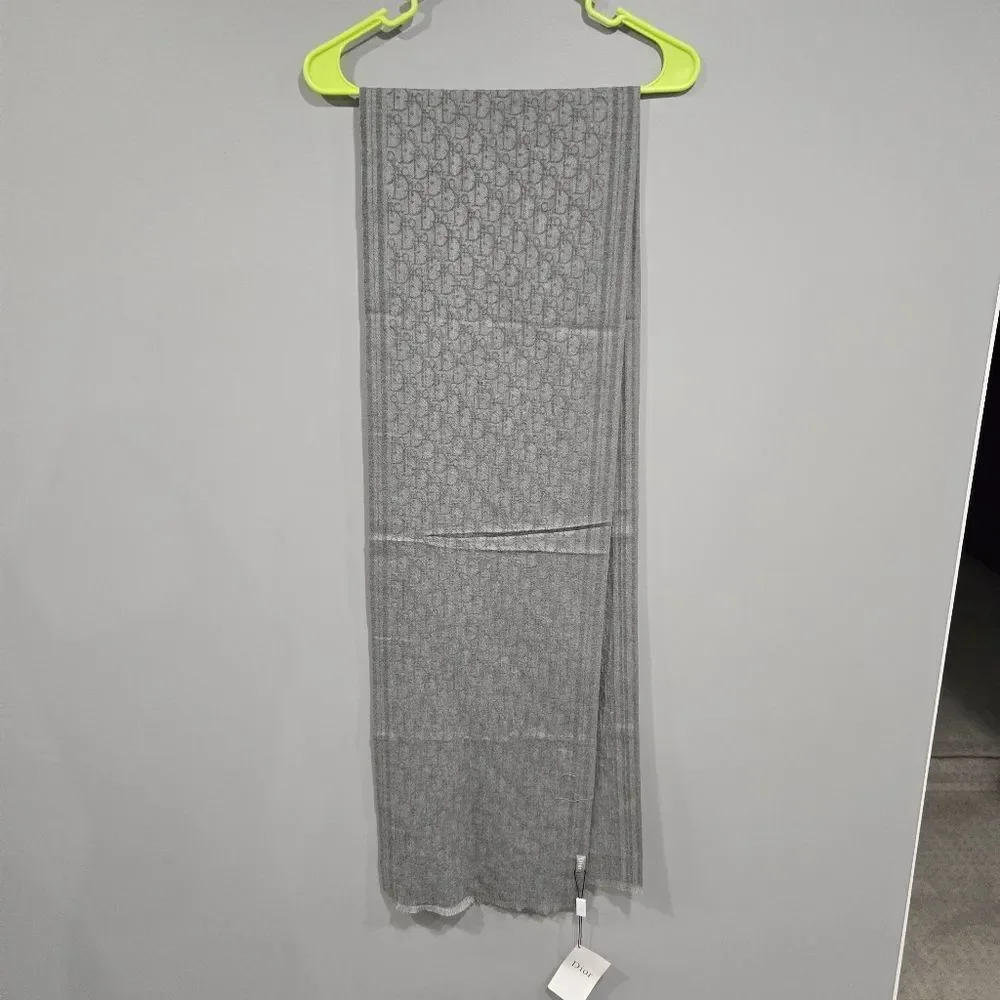 🐢 NWT Christian Dior Cashmere Trotter Scarf Grey. 80